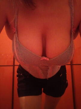 Public Photo of Sara1983