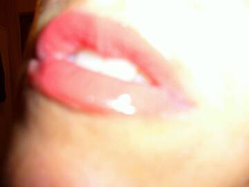 le mie labbra..cosi calde e morbide...
